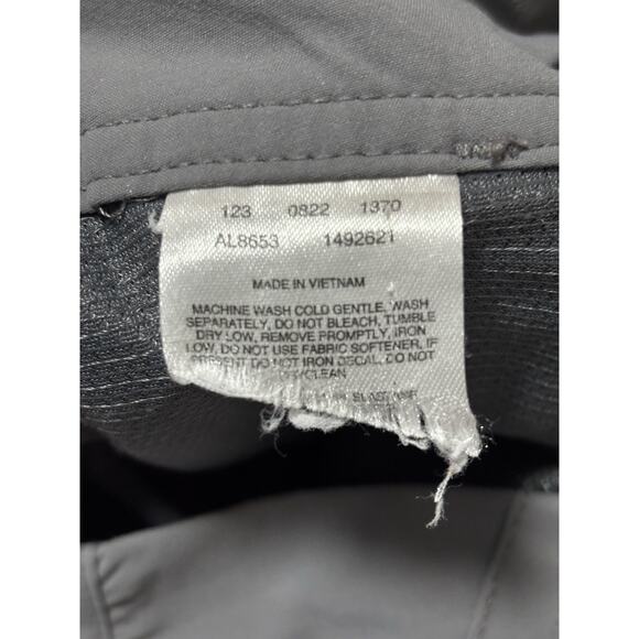 Columbia Women's 2 Gray Lightweight Hiking Capri Pants Gorpcore Trails Outdoors - Picture 4 of 7